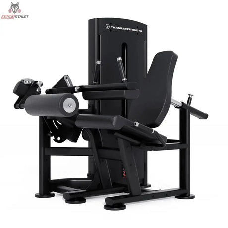 Titanium Strength Black Series Beinbeuger sitzend – Schrägansicht mit Beinrollen, Rückenlehne und Haltegriffen