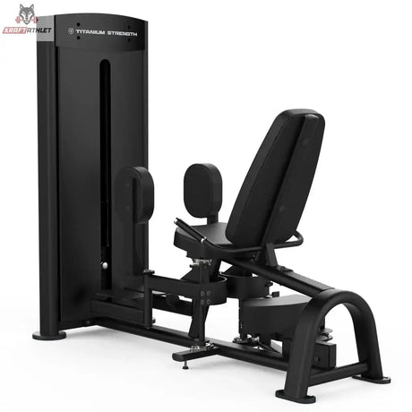 Titanium Strength Black Series Dual Abduktor/Adduktor: Schrägansicht von vorne mit Sitz, Rückenpolster und Beinpolstern, in Schwarz