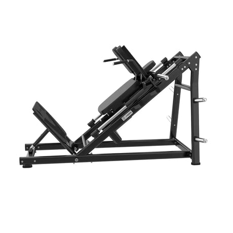 Titanium Strength Black Series Hackenschmidt Kniebeuge Maschine – Seitenansicht mit schräger Führung und Fußplatte