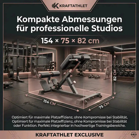 Titanium Strength Black Series Hyperextension Bank als Infografik mit Maßangaben in einem Studio