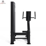 Titanium Strength Black Series Kickmaschine – Seitenansicht mit Brustpolster und Haltegriffen, schwarz