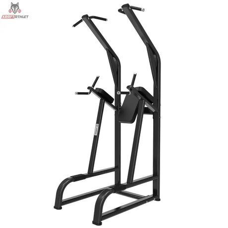Titanium Strength Black Series Klimmzug- und Dipstation: Schrägansicht von links in Schwarz mit Dipgriffen und Armauflagen