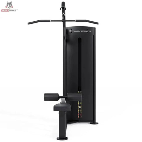 Titanium Strength Black Series Latzugmaschine – Vorderansicht mit Latzugstange und Beinpolster, schwarz