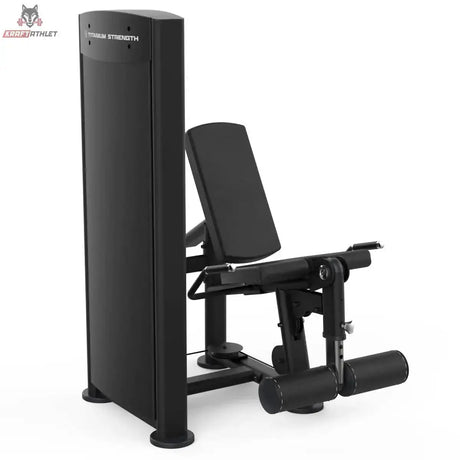 Titanium Strength Black Series Leg Extension: Seitenansicht mit Gewichtsturm im Vordergrund, in Schwarz