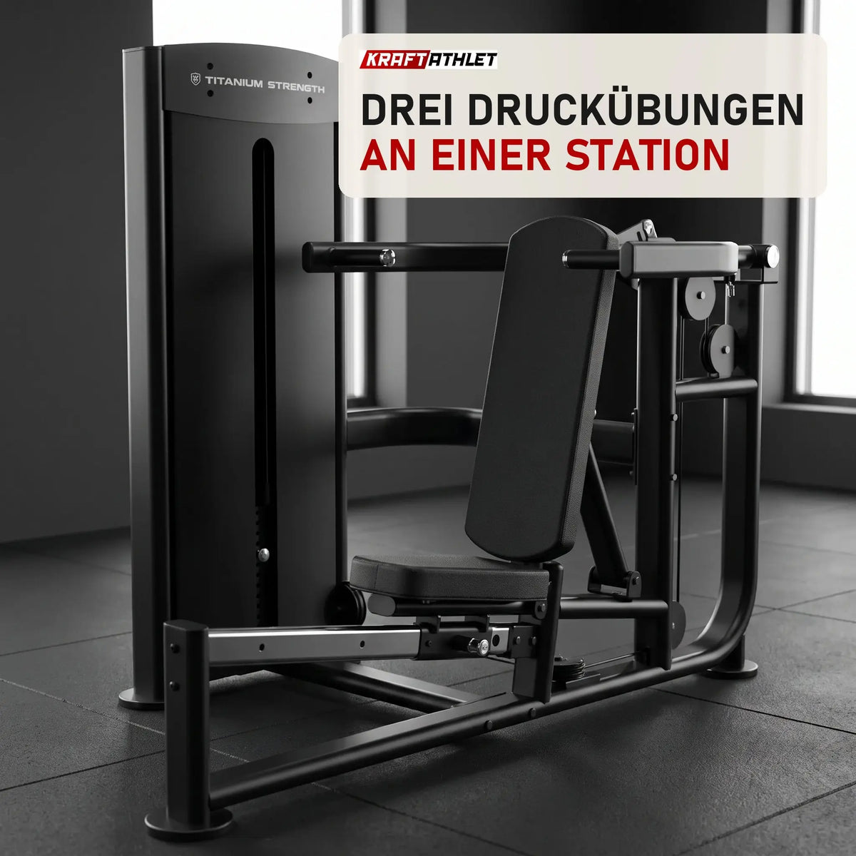 Titanium Strength Black Series Multipress 3 Funktionen in einem fertig eingerichteten Studio mit dunklen Wänden und Gummiboden