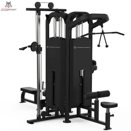 Titanium Strength Black Series Multistation 4 Stationen, Schrägansicht von rechts mit Latzug und Sitzpolstern