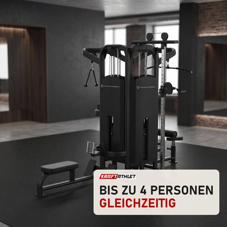 Titanium Strength Black Series Multistation 4 Stationen in einem fertig eingerichteten Studio mit dunklen Wänden und Gummiboden