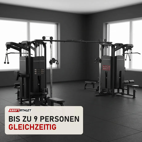 Titanium Strength Black Series Multistation 8 Stationen in einem fertig eingerichteten Studio mit dunklen Wänden und Gummiboden