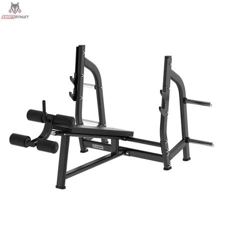 Titanium Strength Black Series Negativ Geneigte Olympische Drückbank: Schrägansicht von links mit geneigter Liegefläche