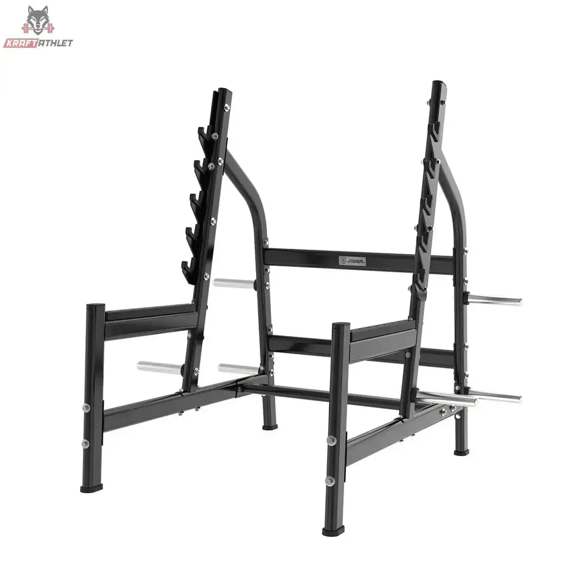 Titanium Strength Black Series Olympisches Kniebeugen-Rack: Schrägansicht von hinten in Schwarz mit hohen Ständern und Scheibenhaltern