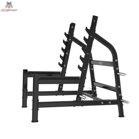 Titanium Strength Black Series Olympisches Kniebeugen-Rack: Schrägansicht von der Seite in Schwarz mit Ablagehaken und Bodenrahmen