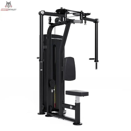 Titanium Strength Black Series Pec Deck – Schrägansicht mit Rückenlehne, Sitz und Schwenkarmen, schwarz