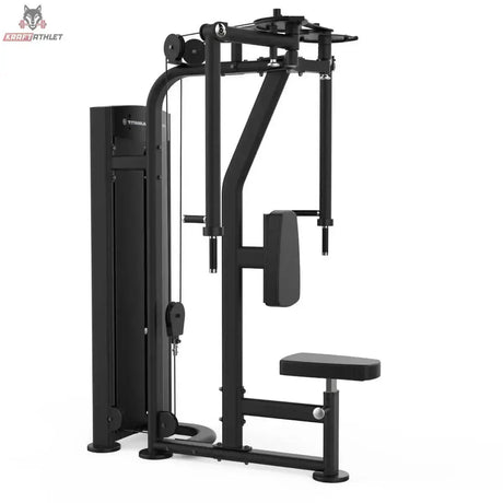 Titanium Strength Black Series Pec Fly & Rear Delt: Schrägansicht mit Rückenpolster, Sitz und Schwenkarmen, in Schwarz