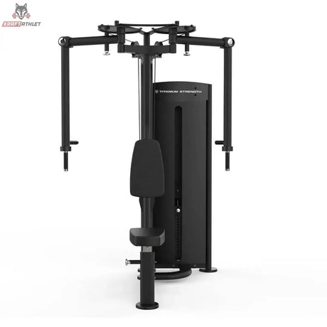 Titanium Strength Black Series Pec Fly & Rear Delt: Vorderansicht mit ausgebreiteten Schwenkarmen, in Schwarz