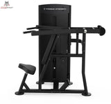 Titanium Strength Black Series Schulterpresse: Schrägansicht von rechts mit Sitz und Hebelarmen, in Schwarz