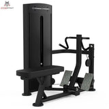 Titanium Strength Black Series Seated Row: Schrägansicht mit Brustpolster, Rudergriffen und Fußplatten, in Schwarz