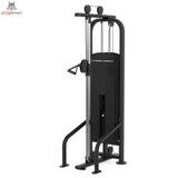 Titanium Strength Black Series Seilzugstation in Seitenansicht mit Griff am Kabelzug