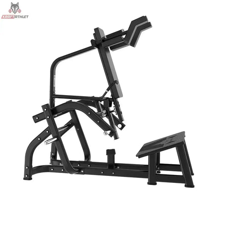 Titanium Strength Black Series V-Squat – Schrägansicht von vorne rechts mit Griffen und Fußplattform