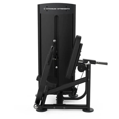 Titanium Strength Black Series Vertikale Brustpresse: Ansicht von hinten mit Gewichtsturm und seitlichen Griffen, in Schwarz