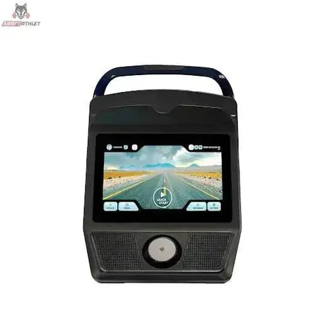 Titanium Strength CT900 TFT Crosstrainer Performance Series: Detail der Konsole mit Touchscreen und Tragegriff