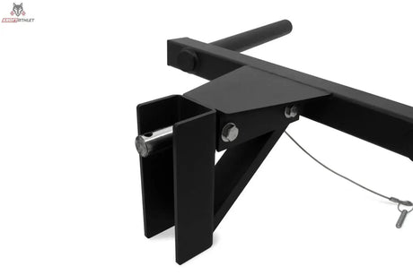 Titanium Strength DP1 Dip Handle Evolution, Detail der Rack-Aufnahme mit Bolzen und Sicherungsseil