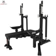 Titanium Strength Elite Series Bankdrücken & Squat Rack Combo in Schrägansicht mit Flachbank, verstellbaren Ablagen und Spotterplattform