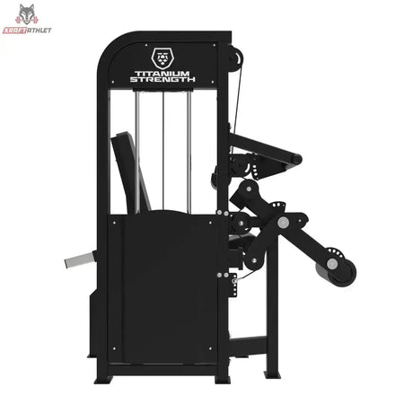Titanium Strength Elite Series Beinbeuger/Beinstrecker Premium V2 im Sitzen – Rückansicht mit Gewichtsturm und Logo