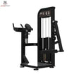 Titanium Strength Elite Series Gluteusmaschine – Schrägansicht mit Brustpolster, Hebel und Standplattform