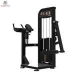 Titanium Strength Elite Series Gluteusmaschine – Schrägansicht mit Brustpolster, Hebel und Standplattform