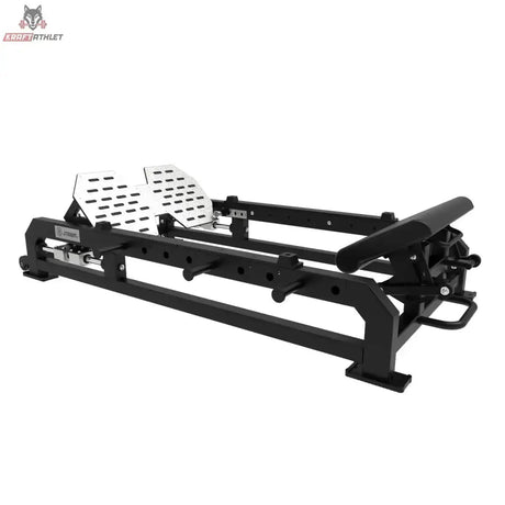 Titanium Strength Elite Series Hip Thrust Bank: Schrägansicht von hinten in Schwarz mit Hüftpolster und Fußplatten