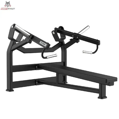 Titanium Strength Elite Series IsoLateral Horizontal Bench Press: Schrägansicht von links mit Flachbank und Hebelarmen
