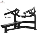 Titanium Strength Elite Series IsoLateral Horizontal Bench Press: Schrägansicht von rechts mit Flachbank und Griffen