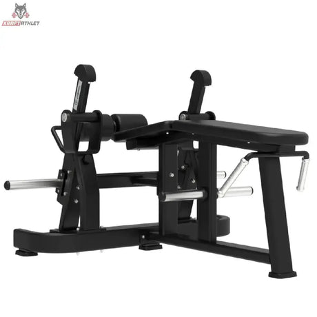 Titanium Strength Elite Series IsoLateral Prone Leg Curl in Seitenansicht mit Liegepolster, Beinrolle und Hebelarm