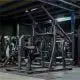 Titanium Strength Elite Series IsoLateral Brustpresse und Latzug im Studio, kleines Übersichtsfoto der Trainingsfläche