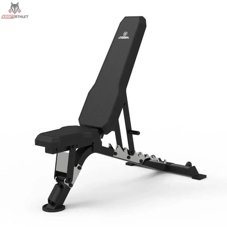 Titanium Strength Elite Series Multi-Verstellbare Bank, Schrägansicht mit aufgestellter Rückenlehne in Schwarz