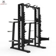 Titanium Strength Elite Series Multipower Smith Machine + Rack Plus in Schwarz, Schrägansicht mit Hantelstange und Scheibenhaltern