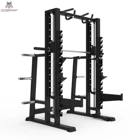 Titanium Strength Elite Series Multipower Smith Machine + Rack Plus in Schwarz, Schrägansicht mit Hantelstange und Scheibenhaltern
