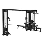 Titanium Strength Elite Series Multistation 5 Stationen in Schwarz, Schrägansicht von rechts mit Beinstrecker und Sitzbänken