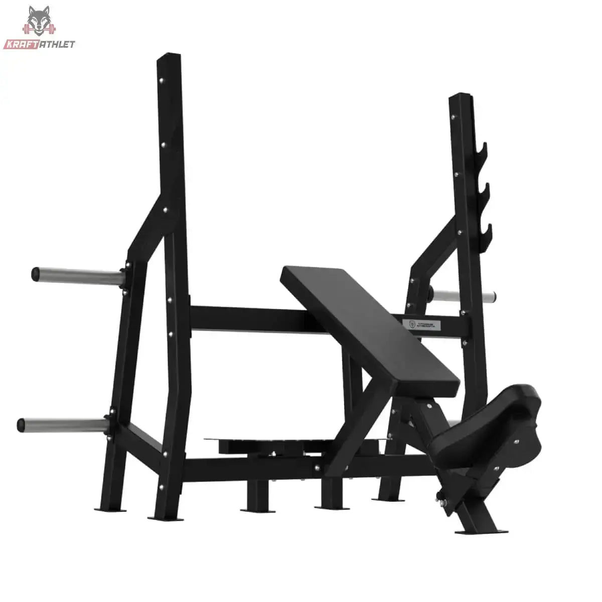 Titanium Strength Elite Series Olympische Schrägbank in Schrägansicht von vorn rechts mit gepolsterter Schrägbank und Fußstütze