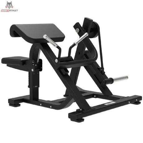 Titanium Strength Elite Series Plate Loaded Bicep Curl in Schrägansicht von hinten mit Armpolster und Hebelarm