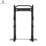 Titanium Strength Elite Series Power Cage E30 in Frontansicht mit Logo-Querstrebe und Bodenrahmen