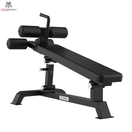 Titanium Strength Elite Series Verstellbare Negativ-Bauchbank in Schrägansicht mit geneigter Liegefläche und Beinrollen oben
