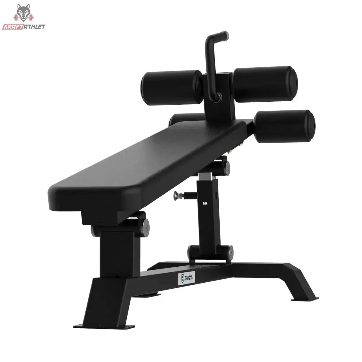 Titanium Strength Elite Series Verstellbare Negativ-Bauchbank in Schrägansicht von vorn mit Beinrollen und flacher Liegefläche