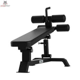 Titanium Strength Elite Series Verstellbare Negativ-Bauchbank in Schrägansicht von vorn mit Beinrollen und flacher Liegefläche