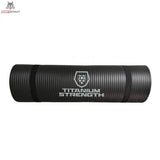 Titanium Strength FMS Fitnessmatte Small in Schwarz, aufgerollt mit Logo, Seitenansicht auf weißem Hintergrund