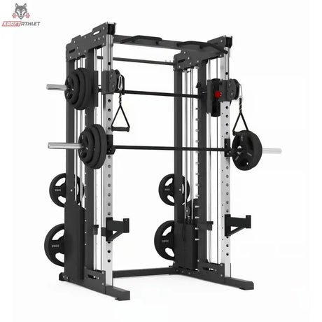 Titanium Strength FT3 Kraftstation, Frontansicht mit Hantelscheiben, Seilzügen und Klimmzugstange