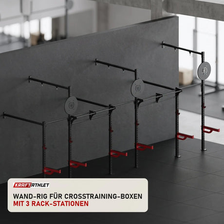 Titanium Strength Functional Wall RIG T3 in einem fertig eingerichteten Studio mit dunklen Wänden und Gummiboden