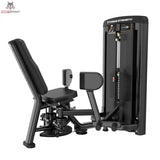 Titanium Strength Genesis Series Adduktorenmaschine in Schrägansicht mit Sitz, Beinpolstern und Gewichtsturm in Schwarz