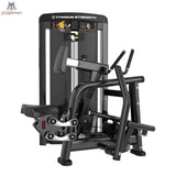 Titanium Strength Genesis Series Einarmiges Sitzrudern in Schwarz, Schrägansicht von vorn mit Gewichtsstapel