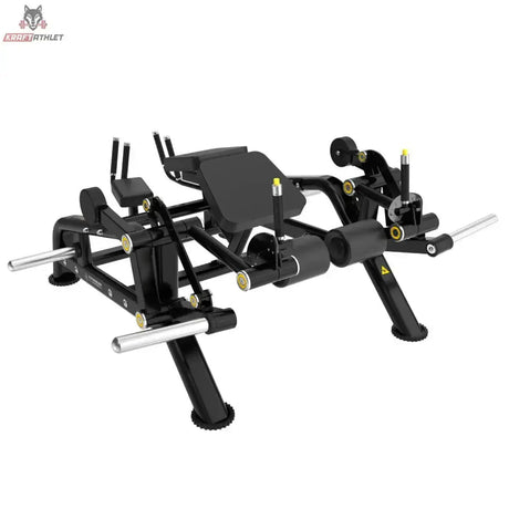 Titanium Strength Genesis Series IsoLateral Prone Leg Curl – Schrägansicht mit Liegepolster und Beinrollen, schwarz
